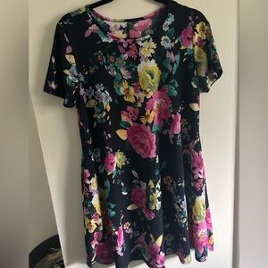 Floral Women's Dress With Pockets Size Medium